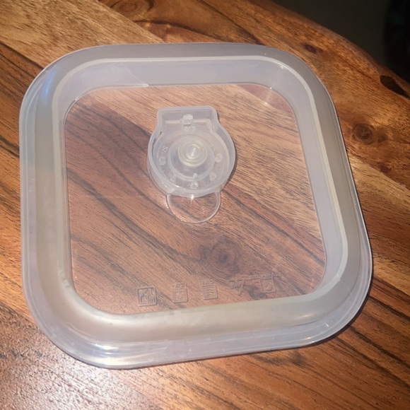 Rae Dunn ceramic bowl with lid - Picture 6 of 7